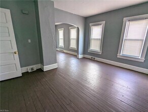 3793 W 37th St-Unit -DOWN in Cleveland, OH - Building Photo - Building Photo