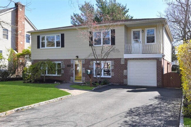 property at 6 Dunes Ln