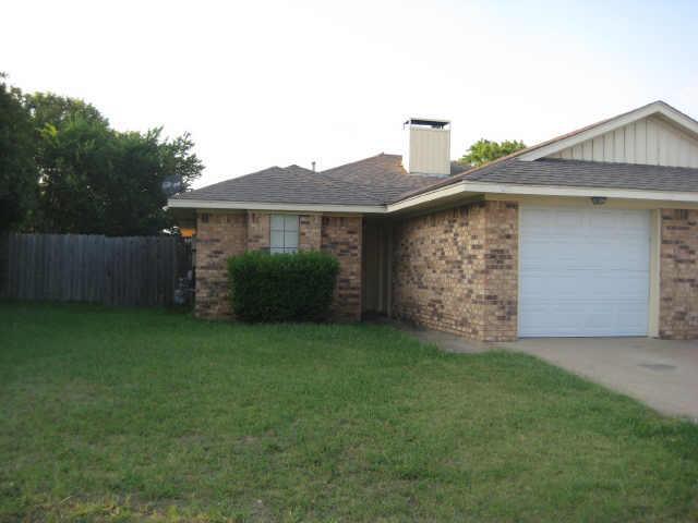 307 California Dr in Glenn Heights, TX - Building Photo