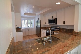 2501 Navarra Dr in Carlsbad, CA - Building Photo - Building Photo