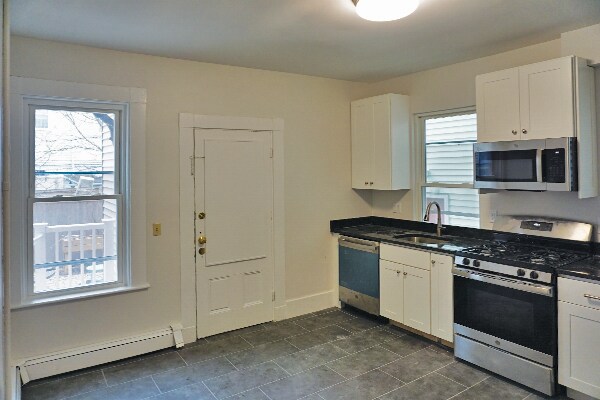 6 Clary St, Unit 1 in Cambridge, MA - Foto de edificio - Building Photo