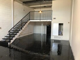 2501 S Harwood St in Dallas, TX - Building Photo