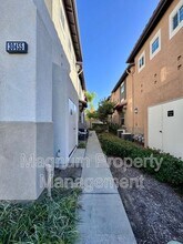 30455 Buccaneer Bay in Murrieta, CA - Foto de edificio - Building Photo
