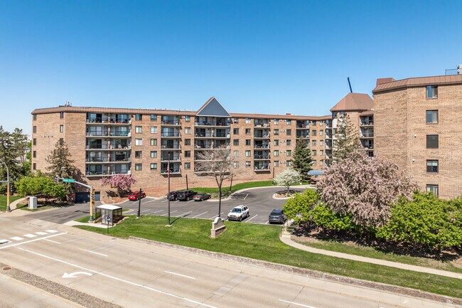 Kenzington Condominiums in St. Anthony, MN - Building Photo - Primary Photo