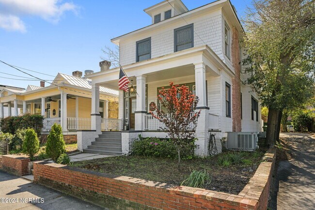 308 Dock St-Unit -Lower in Wilmington, NC - Building Photo - Building Photo