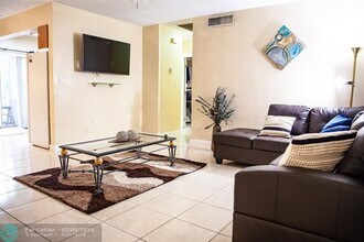 1511 SE 23rd Ave, Unit 1A in Pompano Beach, FL - Building Photo - Building Photo