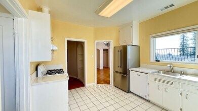 1520 Leimert Blvd in Oakland, CA - Building Photo - Building Photo