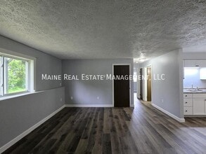 16 Hillside Ln in Lewiston, ME - Building Photo - Building Photo