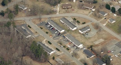 Oakview Apartments in Gibsonville, NC - Building Photo - Building Photo