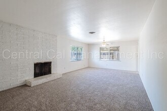 2418 San Pablo Ave in Bakersfield, CA - Building Photo - Building Photo