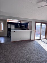 7804 S 71st Ave in La Vista, NE - Building Photo - Building Photo