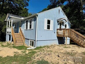 1902 W 5th Ave in Gastonia, NC - Foto de edificio - Building Photo