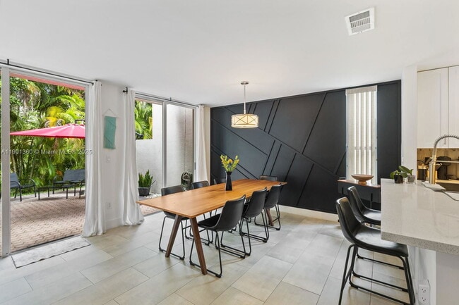 4448 NW 98th Ave in Doral, FL - Building Photo - Building Photo