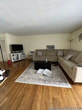 320 Hammond Pond Pkwy in Brookline, MA - Building Photo - Building Photo