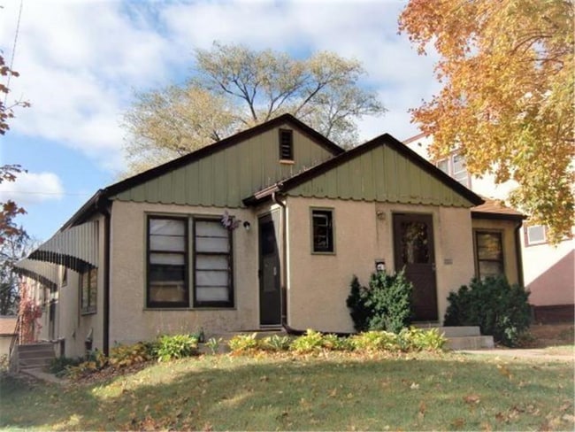 4234 Cedar Ave S in Minneapolis, MN - Building Photo - Building Photo