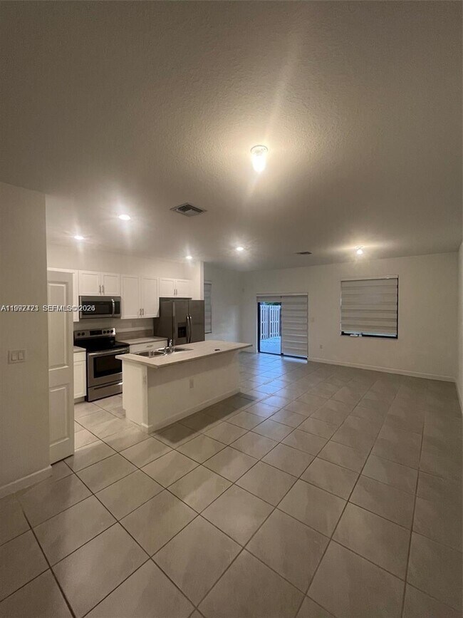 25282 SW 107th Ct in Homestead, FL - Building Photo - Building Photo