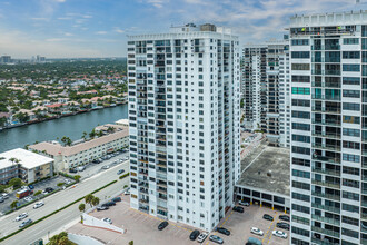 Quadomain Britannia Tower in Hollywood, FL - Building Photo - Building Photo