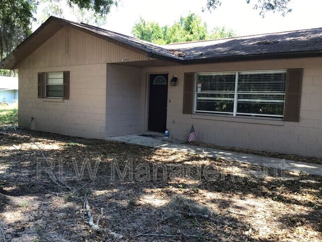 37240 Beach Dr in Umatilla, FL - Building Photo - Building Photo