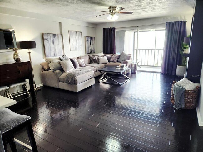 4651 1st St NE in St. Petersburg, FL - Building Photo - Building Photo