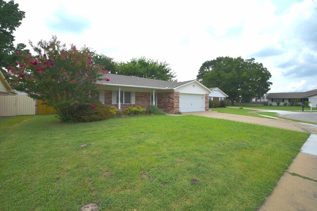 1608 S 1st Pl in Broken Arrow, OK - Building Photo - Building Photo