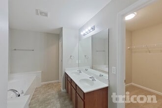 322 Burning Brook Dr in O'Fallon, MO - Foto de edificio - Building Photo