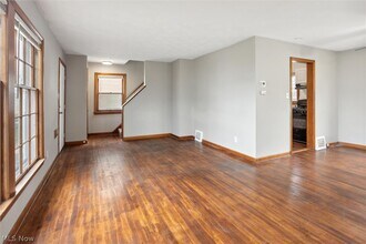 9504 S Highland Ave in Garfield Heights, OH - Building Photo - Building Photo