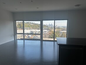 2311 W Newton St in Seattle, WA - Building Photo - Building Photo