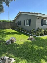 2030 NE 28th St in Lighthouse Point, FL - Building Photo - Building Photo