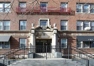 Winthrop Apartments in New Haven, CT - Foto de edificio - Building Photo