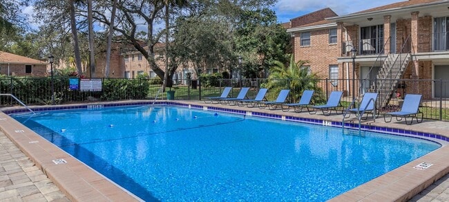 10605 N 56th St in Tampa, FL - Building Photo - Building Photo