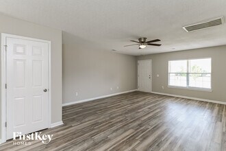 2024 Clipstone Dr in Ladson, SC - Foto de edificio - Building Photo