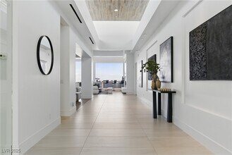 667 Palisade Rim Dr in Henderson, NV - Foto de edificio - Building Photo