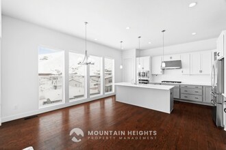 5615 Valley View Rd in Lehi, UT - Building Photo - Building Photo