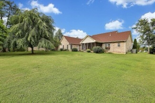 614 Greene Dr in Lebanon, TN - Building Photo - Building Photo