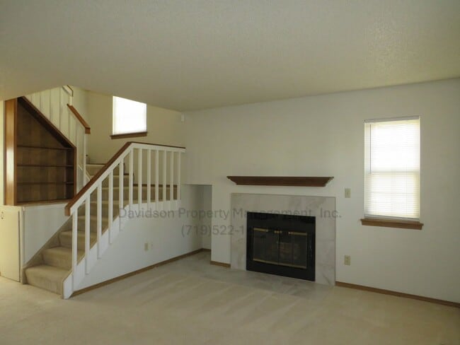 8013 Lexington Park Dr in Colorado Springs, CO - Building Photo - Building Photo