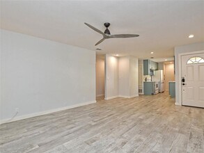4902 Duval Rd in Austin, TX - Building Photo - Building Photo