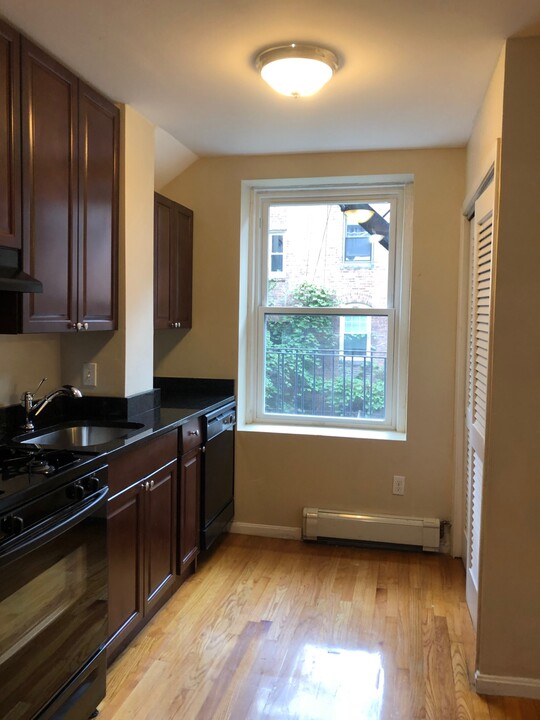 32 Fleet St, Unit #3 in Boston, MA - Building Photo