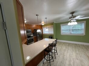 3008 Secane Dr in Philadelphia, PA - Building Photo - Building Photo