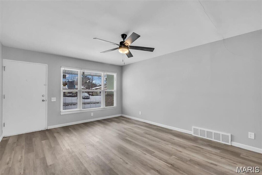 10618 Landseer Dr in St. Louis, MO - Building Photo