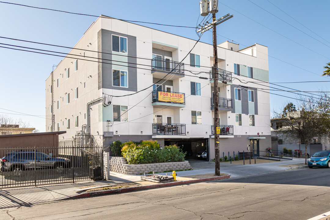 The Lexi in North Hills, CA - Foto de edificio