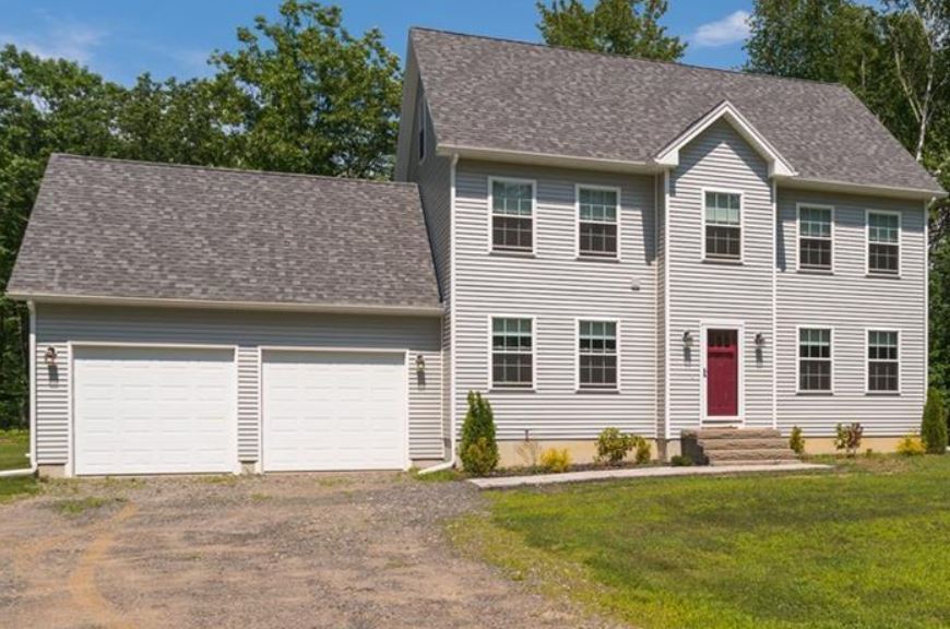 117 Cemetery Rd in Berwick, ME - Foto de edificio