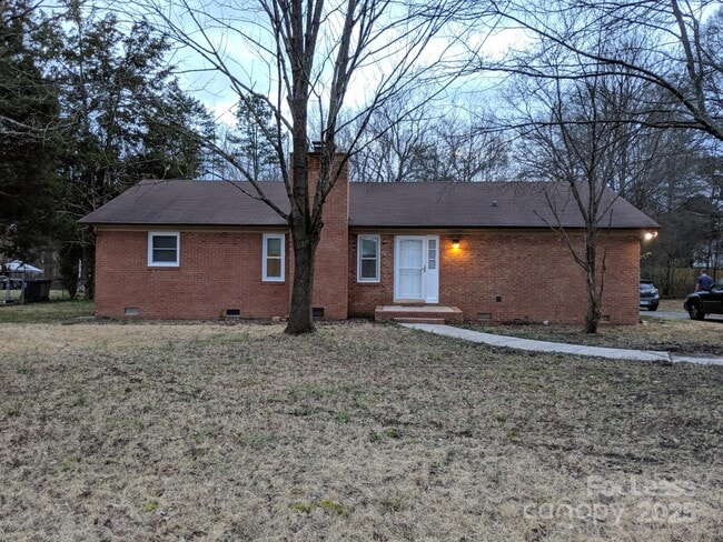 property at 632 Catawba Cir N