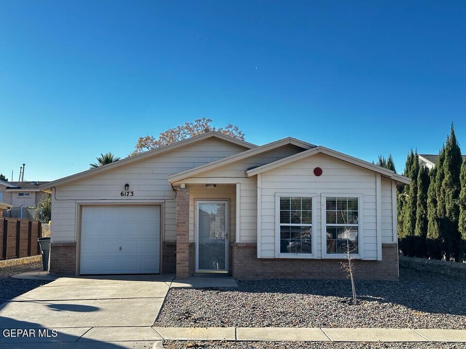6173 Snowy River Pl in El Paso, TX - Building Photo