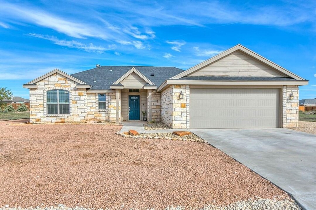 8434 Puma Ct in Grape Creek, TX - Building Photo