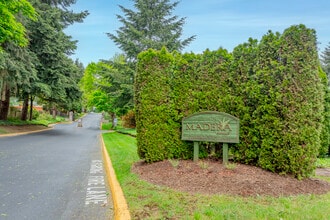 Madera West Condominiums in Federal Way, WA - Building Photo - Building Photo