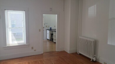 24 Hope St in Attleboro, MA - Foto de edificio - Building Photo