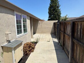 812 Villa Terrace in Brentwood, CA - Building Photo - Building Photo