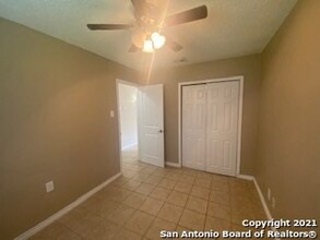 9730 Hidden Swan in San Antonio, TX - Building Photo - Building Photo