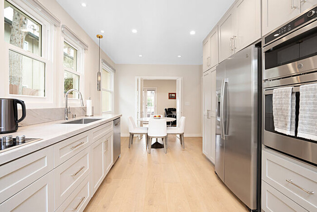 property at 228 W Mission St