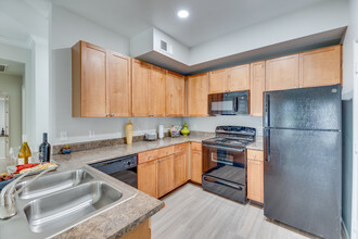 Residences at FortyTwo25 Apartments in Phoenix, AZ - Building Photo - Interior Photo